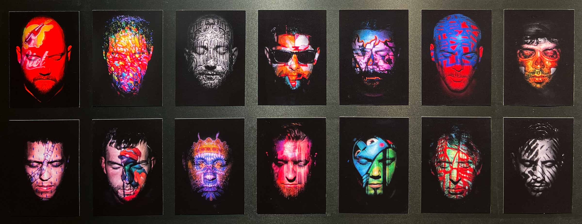 Fotos von Lichtprojektionen in Gesichtern