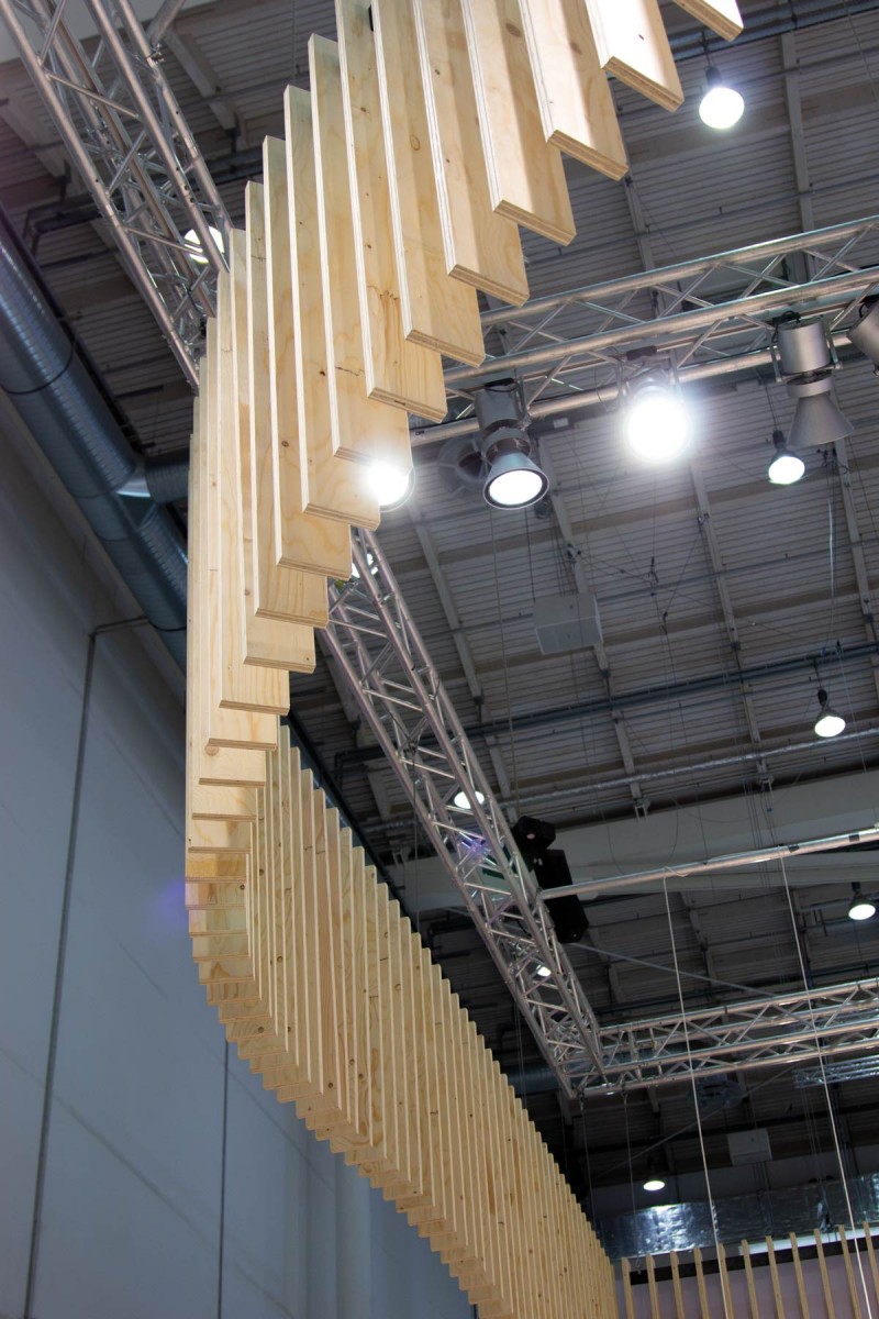ALFING auf der SMM Hamburg 2019, Holzstruktur, Rigging, Traverse, Scheinwerfer