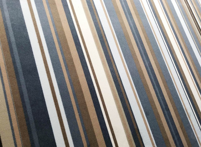 Teppich Design mit zufälligen Streifen