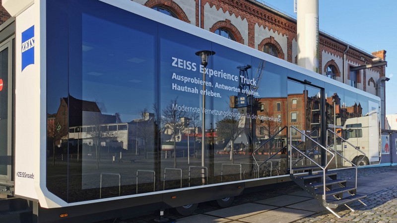 Der ZEISS Experience Truck tourt durch Deutschland